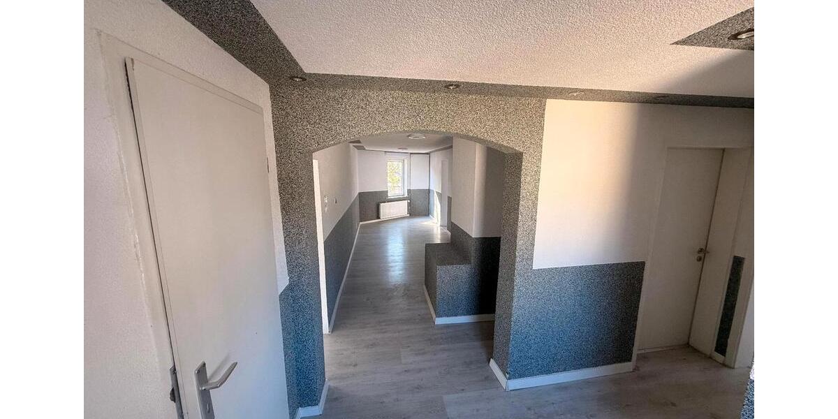 Einfamilienhaus Eschershausen - 7 Zimmer, 160 m&sup2;, 1.500&euro; | Angebot:26329979