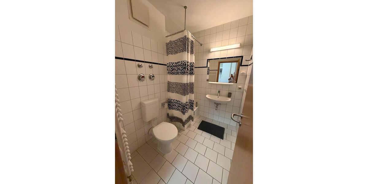 Etagenwohnung Rostock - 1 Zimmer, 28 m&sup2;, 28&euro; | Angebot:26592648