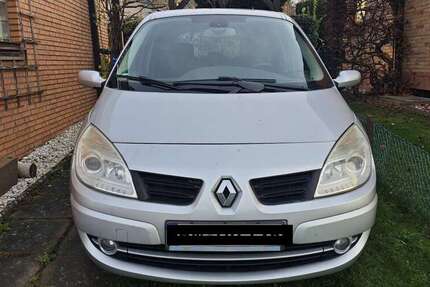 Renault Scenic 230.000 km 2.050 &euro; München 81737