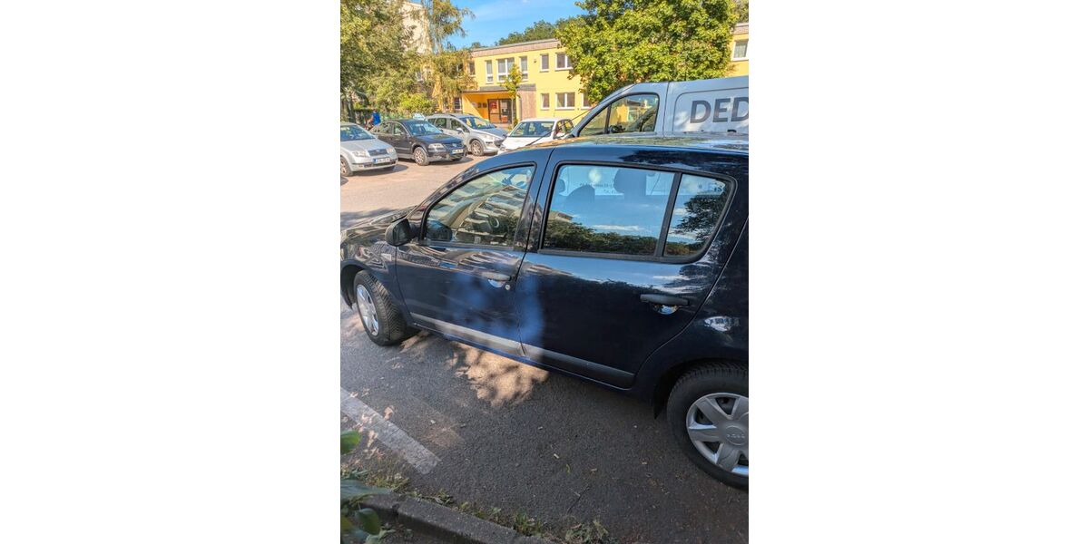 Dacia Sandero 77.000 km 4.000 &euro; Strausberg 15344