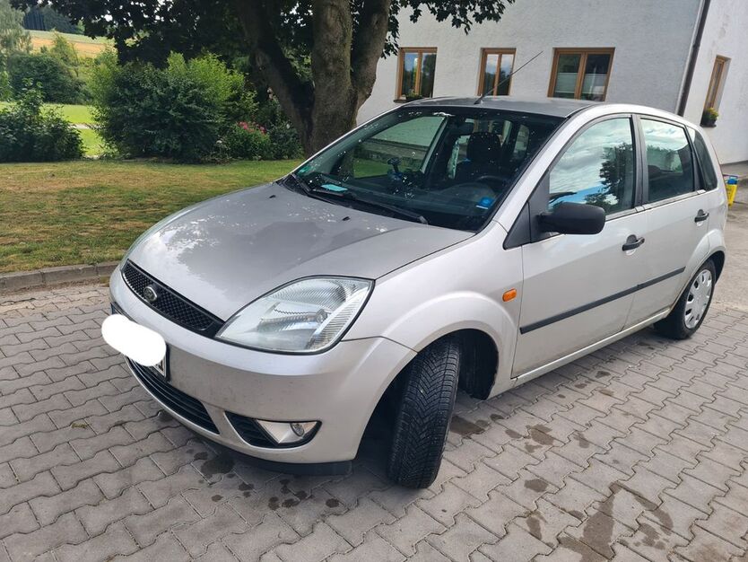Ford Fiesta 186.000 km 990 € Baierbach 84171