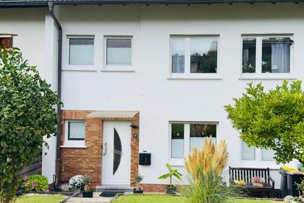 Charmantes Reihenhaus mit großem Garten und Garage provisionsfrei zimmer