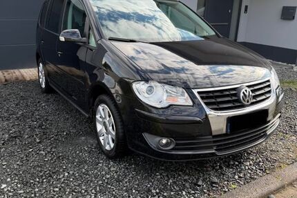 VW Touran 165.432 km 5.300 &euro; Rodenbach 57639