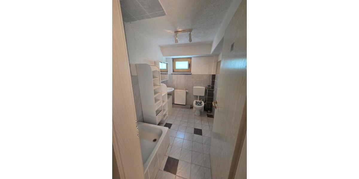 Einfamilienhaus Lauingen (Donau) - 8 Zimmer, 180 m&sup2;, 569.000&euro; | Angebot:26990503