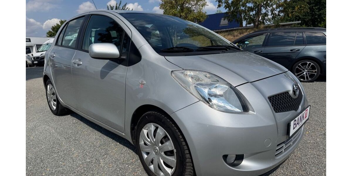Toyota Yaris 114.791 km 4.998 &euro; Weimar 99423