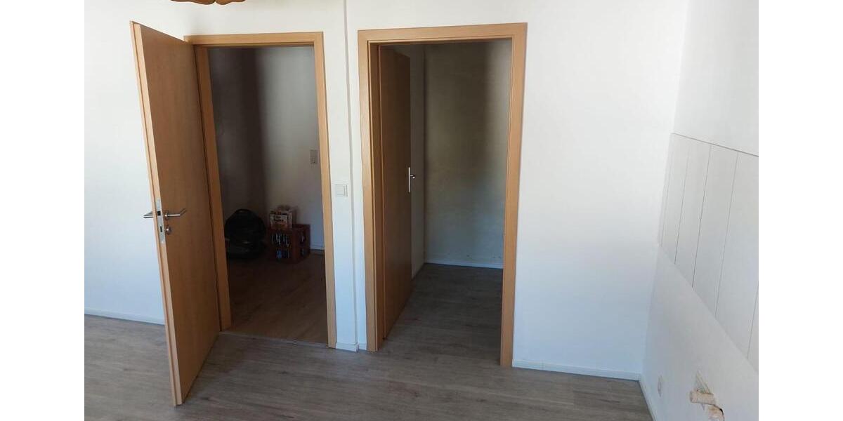 Etagenwohnung Heusweiler - 2 Zimmer, 85 m&sup2;, 700&euro; | Angebot:26444186