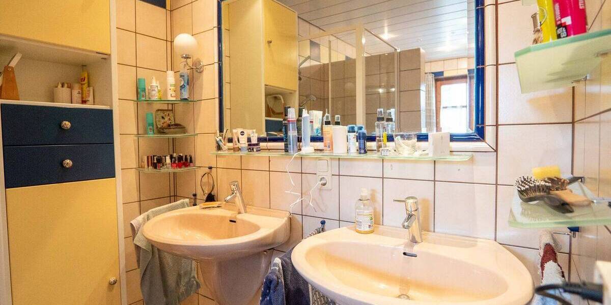 Doppelhaushälfte Tüßling - 6 Zimmer, 186 m&sup2;, 550.000&euro; | Angebot:26358838