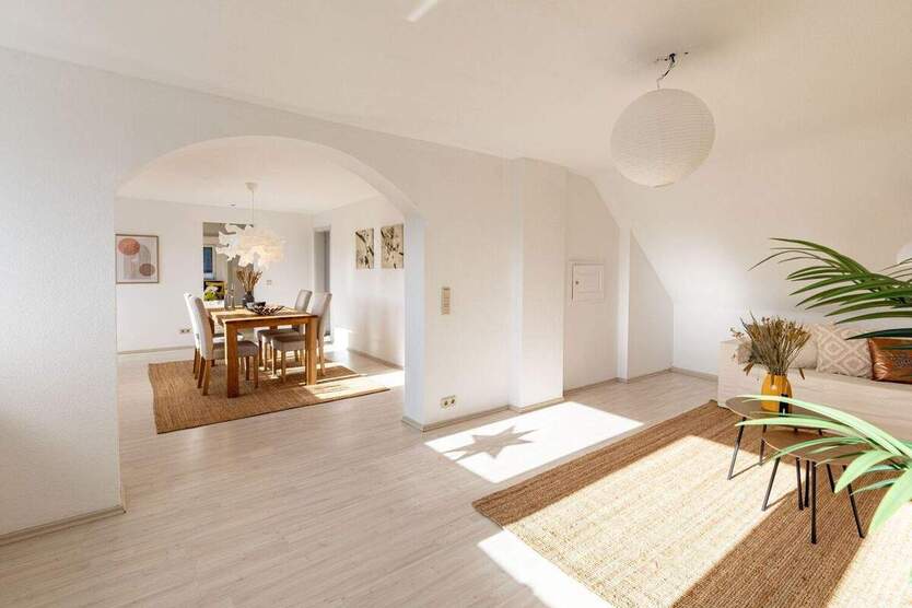 Gemütlich, hell und großzügig! Tolle Eigentumswohnung in Hoisten! 5 zimmer