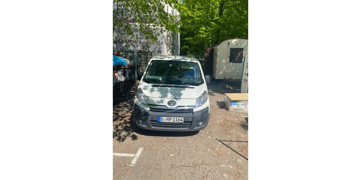 Toyota Proace 83.000 km 8.500 € Berlin 10178