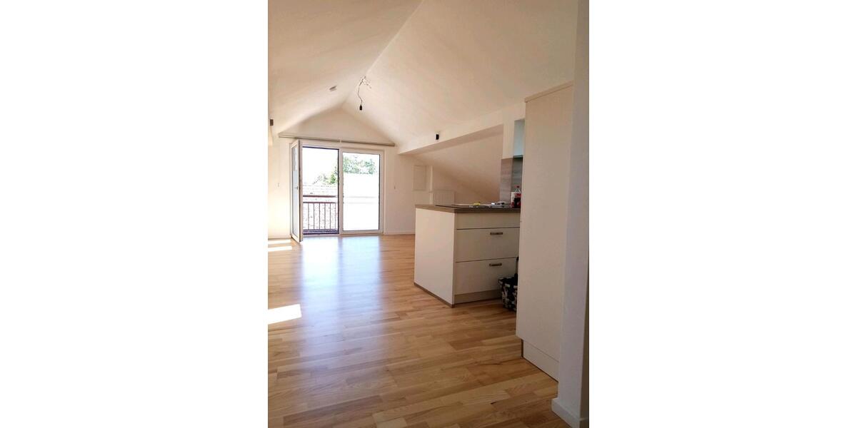 Sehr schöne DG-Wohnung in 94439 Roßbach 2 zimmer