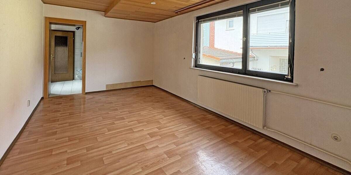 Einfamilienhaus Küps Schmölz - 7 Zimmer, 200 m&sup2;, 130.000&euro; | Angebot:25999722