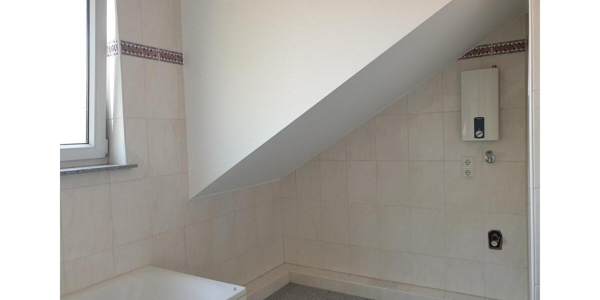 Dachgeschoßwohnung Langenfeld (Rheinland) - 3 Zimmer, 85 m&sup2;, 314.000&euro; | Angebot:24585617