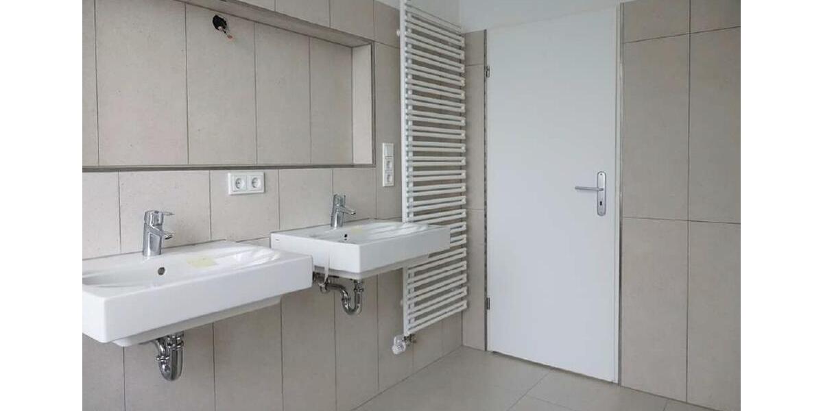 Einfamilienhaus Bergisch Gladbach Alt-Frankenforst - 5 Zimmer, 250 m&sup2;, 2.200&euro; | Angebot:24719236