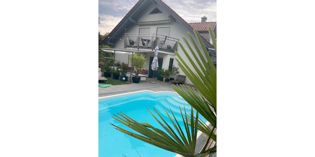 Großzügiger Haushälfte mit exklusivem Pool, großem Garten & Kamin 5 zimmer