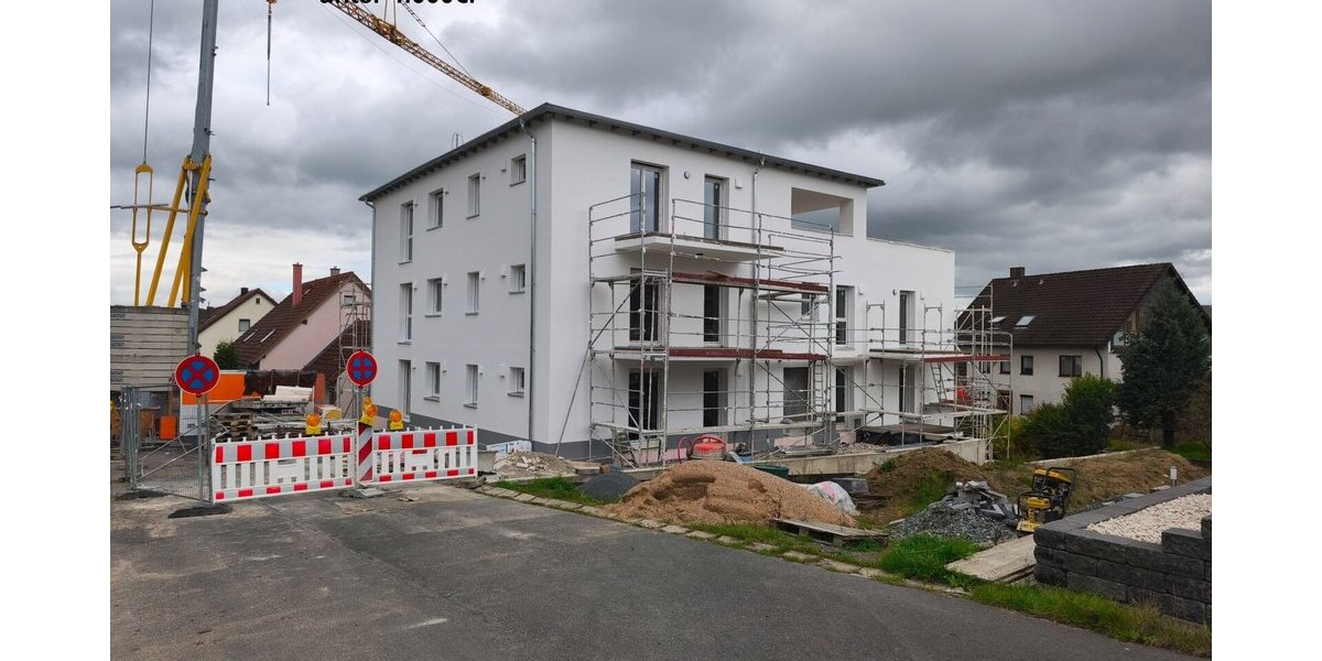Erstbezug 4-Zi-Whg - Wfl 101 m² für Kapitalanleger oder Eigenbezieher interessant hohe Förderung durch KfW-40-QNG Quallität hoher Wohnwert! - Erdgeschoßwohnung Windischeschenbach | Angebot:16872718