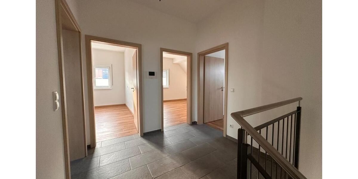 Einfamilienhaus Bad Neustadt an der Saale - 4 Zimmer, 156 m&sup2;, 1.550&euro; | Angebot:25103065