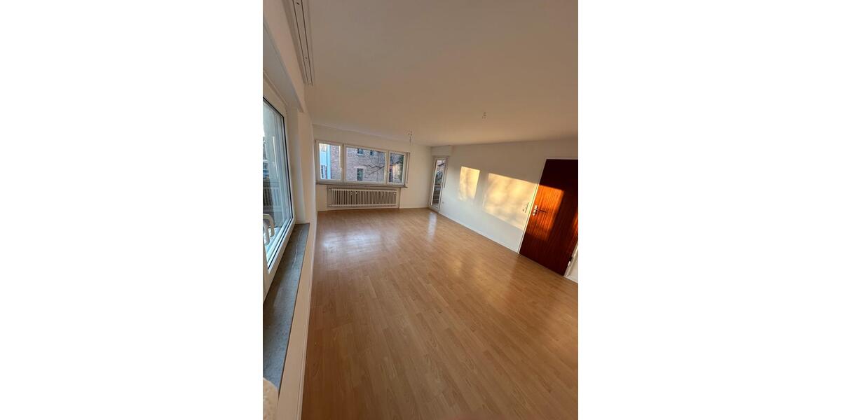 Etagenwohnung Tamm - 3 Zimmer, 80 m&sup2;, 1.550&euro; | Angebot:24762103
