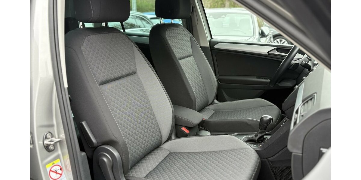 VW Tiguan 1.5 TSI RLine ACC/NAVI/AHK/SHZ/LED/1.HAND 73.187 km 25.800 &euro; Villingen-Schwenningen 78054