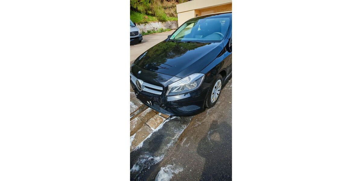 Mercedes-Benz A 180 236.000 km 5.999 &euro; Wallhalben 66917