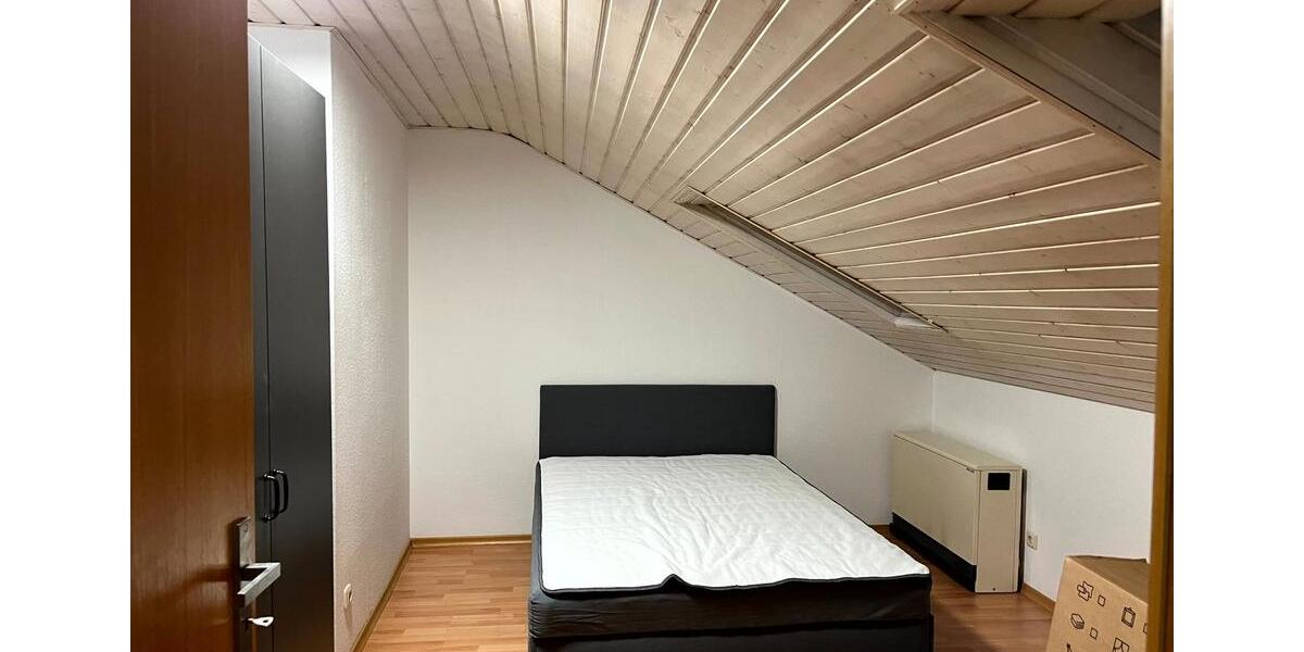 Dachgeschoßwohnung Siegen Weidenau - 3 Zimmer, 70 m&sup2;, 480&euro; | Angebot:26321236