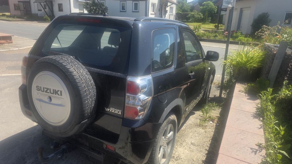 Suzuki Grand Vitara 216.000 km 2.250 &euro; Wertheim 97877
