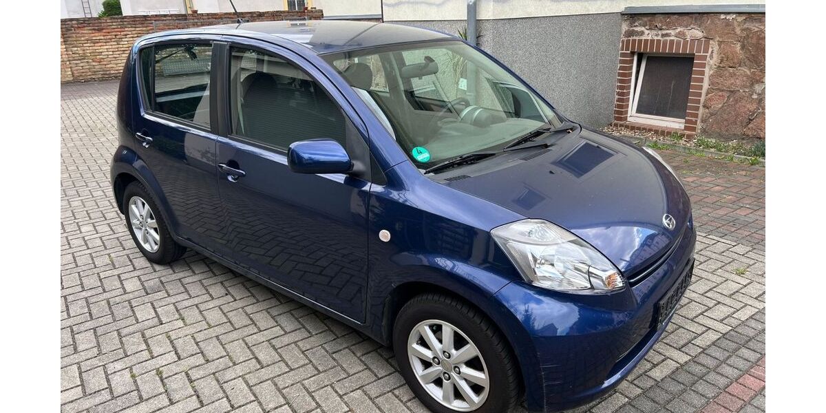 Daihatsu Sirion 212.000 km 2.300 &euro; Dresden 01139
