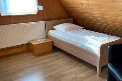 1 Zimmer DG Wohnung ab sofort an Pendler zu vermieten zimmer