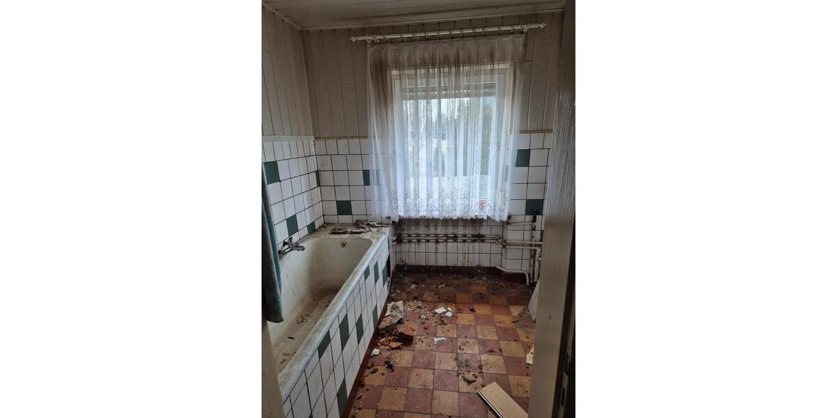 Einfamilienhaus Calbe (Saale) - 8 Zimmer, 163 m&sup2;, 70.000&euro; | Angebot:25223232