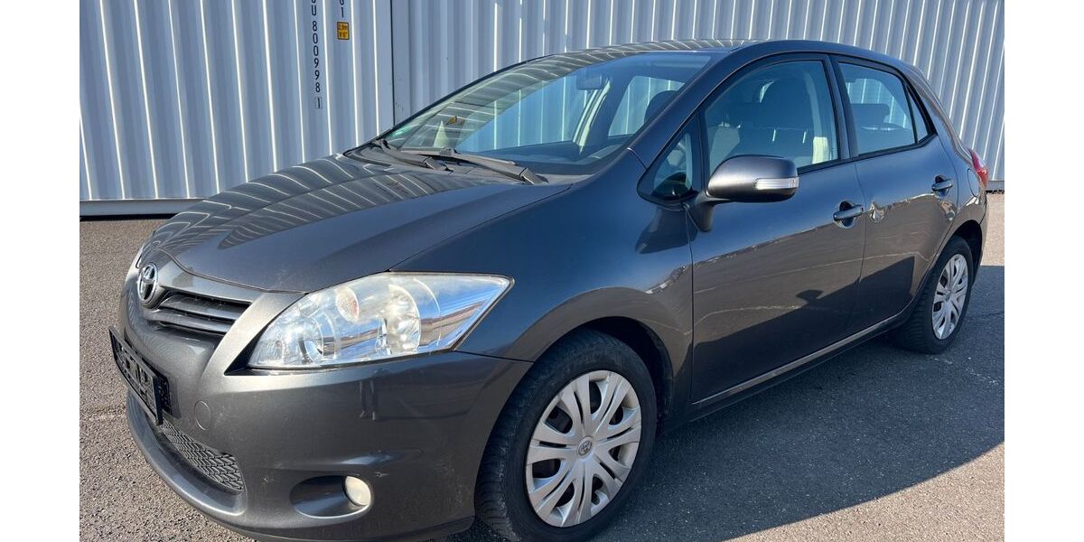 Toyota Auris 174.000 km 4.299 &euro; Berlin 12057