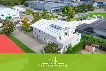 Gewerbehalle mit Büro zimmer
