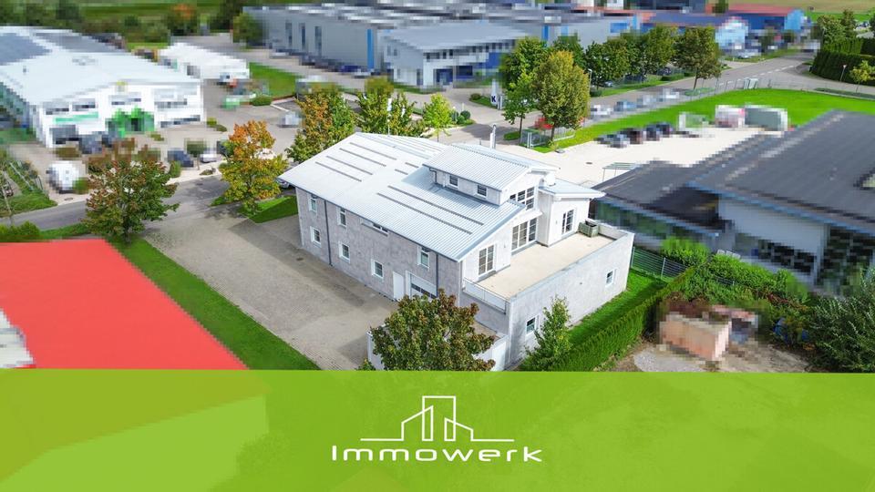 Gewerbehalle mit Büro zimmer