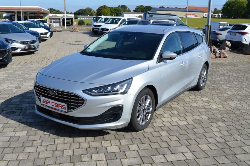 Ford Focus 88.000 km 17.490 € Döbeln 04720