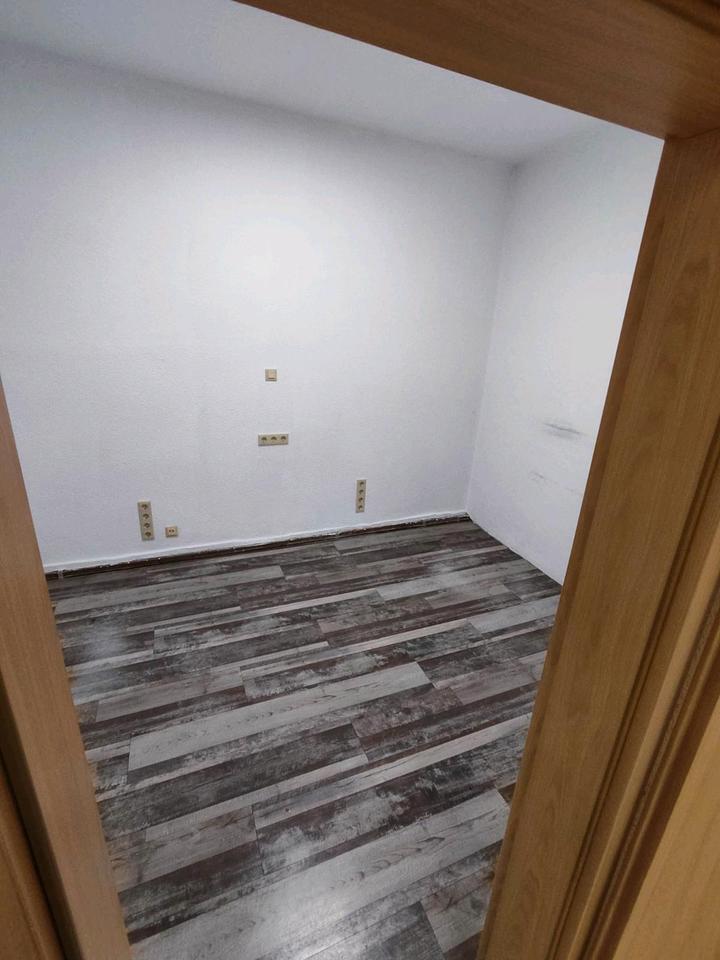 Gewerbeimmobilie Lagerraum Storage in Kreischa 96 Quadratmeter zimmer