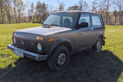 Lada Niva 71.000 km 3.900 &euro; Niesky 02906