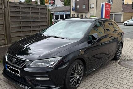 Seat Leon 155.000 km 14.900 &euro; Paderborn 33102