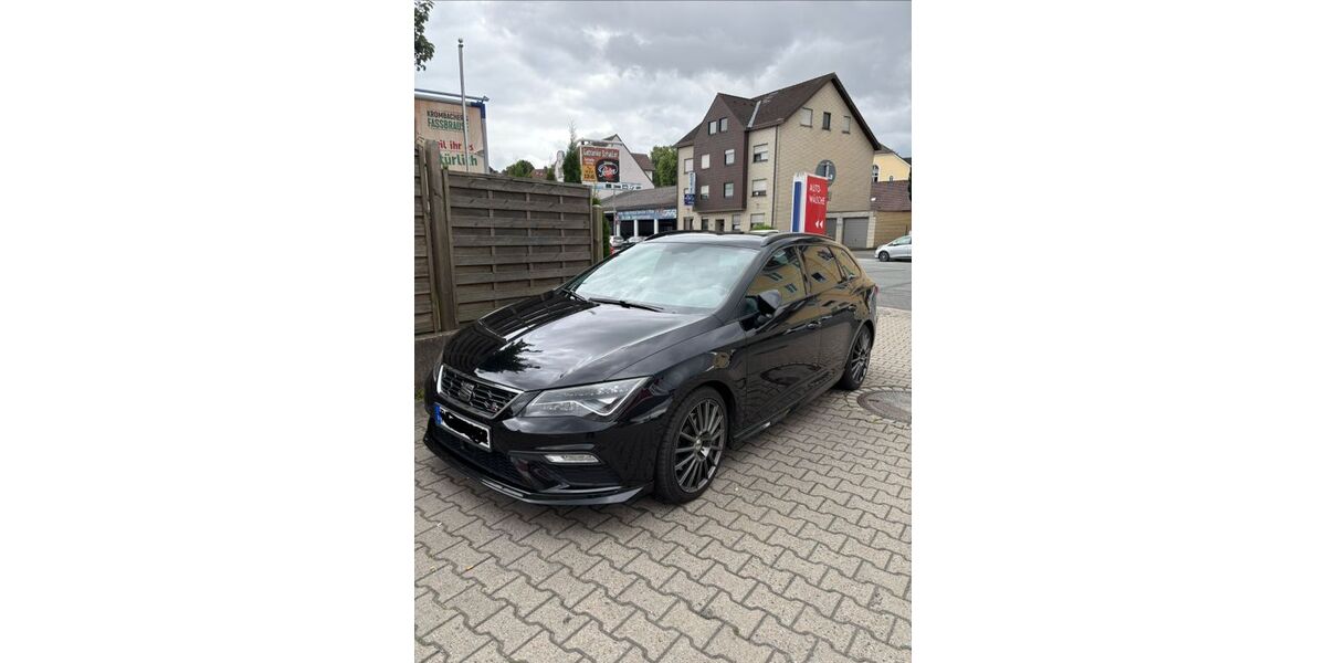 Seat Leon 155.000 km 14.900 &euro; Paderborn 33102