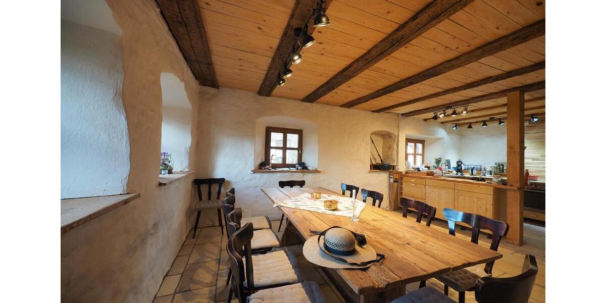 Einfamilienhaus Mühlhausen - 8 Zimmer, 520 m&sup2;, 929.000&euro; | Angebot:26051316