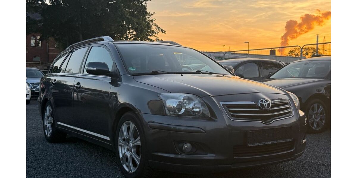 Toyota Avensis 250.000 km 1.990 &euro; Düren 52349