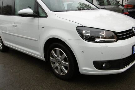 VW Touran 148.786 km 5.800 &euro; Hamburg 22459