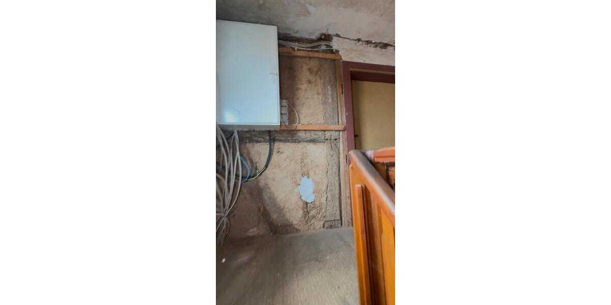 LAGER, LAGER, LAGER… BAUERNHAUS MIT SCHEUNE MIETEN ODER KAUFEN 5 zimmer