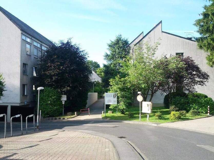 Exklusiv und NUR für StudentenAzubis. Komplett möbliert ink. TVKüche 1 zimmer