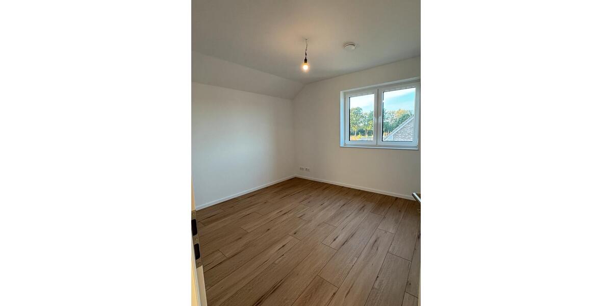 Doppelhaushälfte in Huntlosen – moderne Neubau-DHH mit Garten 4 zimmer