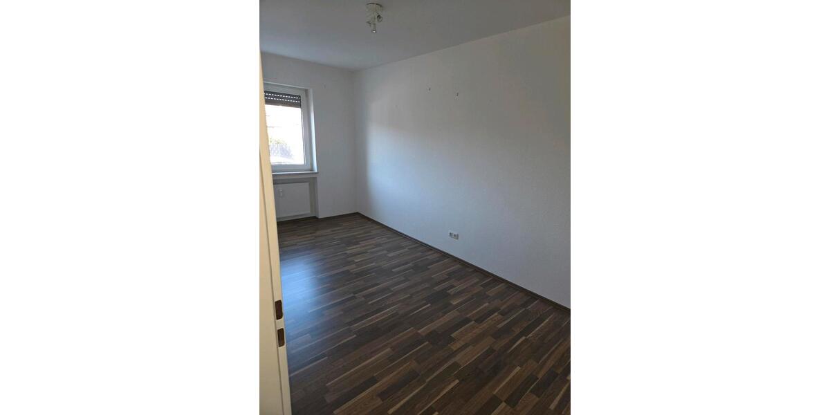 Erdgeschoßwohnung Bad Windsheim - 3 Zimmer, 75 m&sup2;, 1.000&euro; | Angebot:26286999