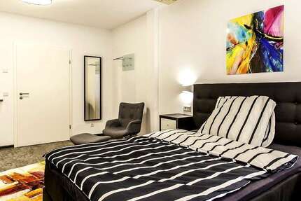 Zimmer Frankfurt Bahnhofsviertel - 10 Zimmer, 700&euro; | Angebot:26701277