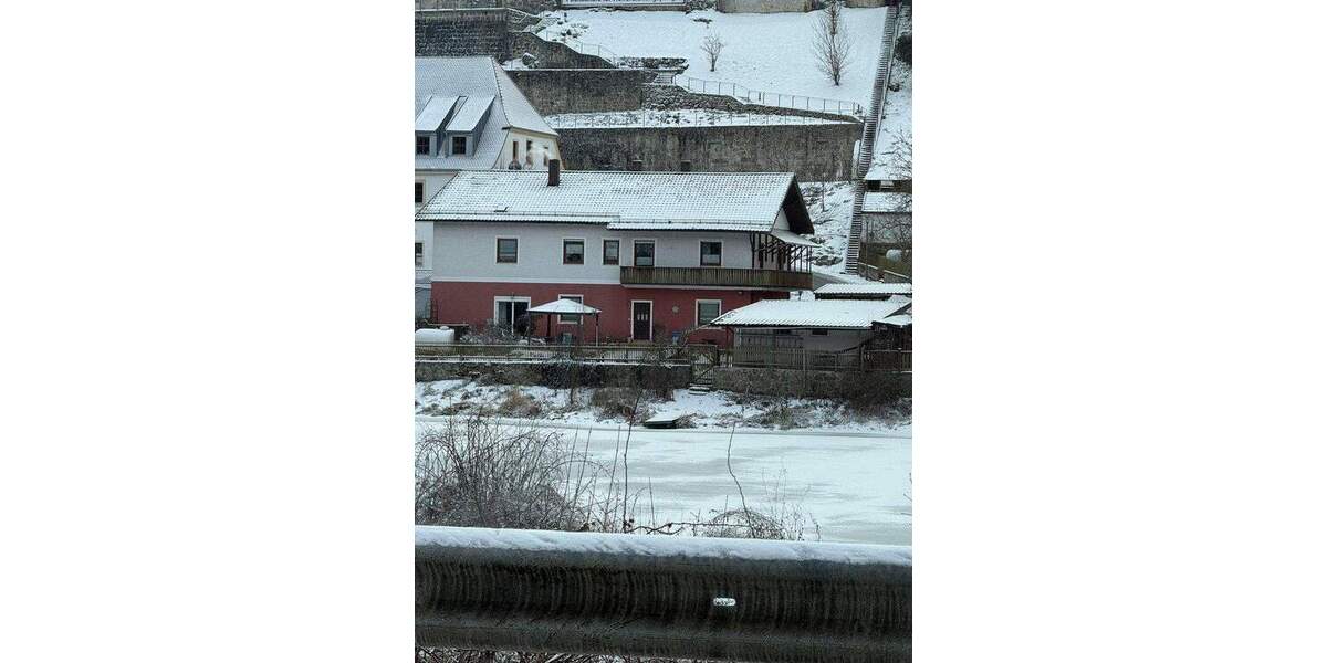 Einfamilienhaus Reichenbach - 8 Zimmer, 249 m&sup2;, 415.000&euro; | Angebot:25364665