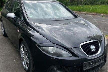 Seat Leon 299.999 km 2.499 &euro; Burbach 57299