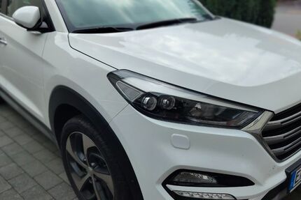 Hyundai TUCSON 124.000 km 15.500 € Arzbach 56337