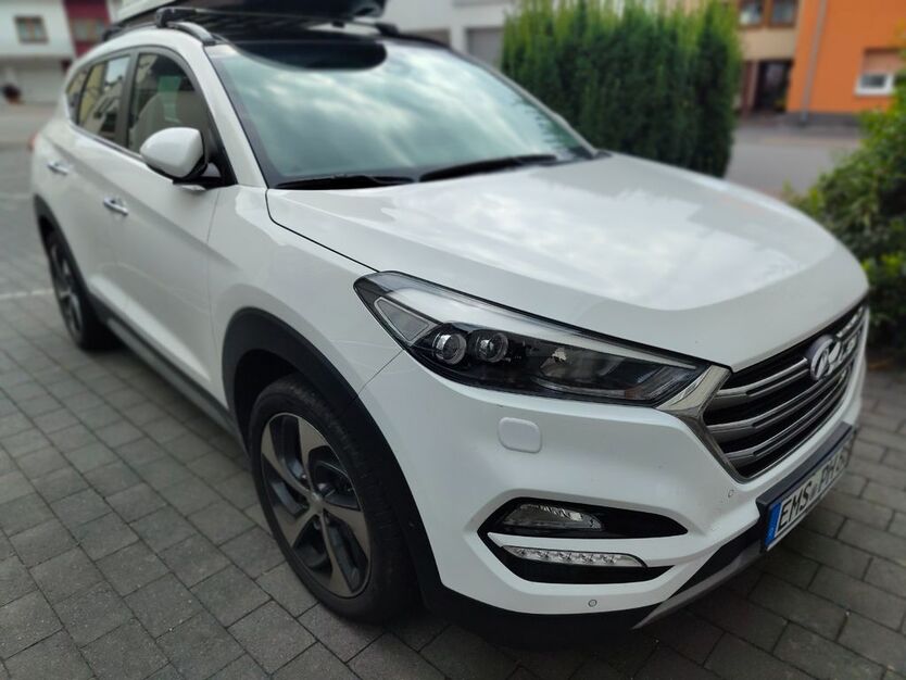 Hyundai TUCSON 124.000 km 15.500 € Arzbach 56337