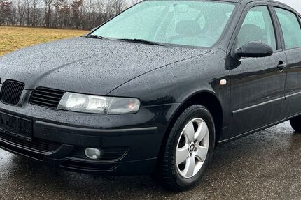 Seat Leon 90.200 km 3.300 &euro; Waldenbuch 71111