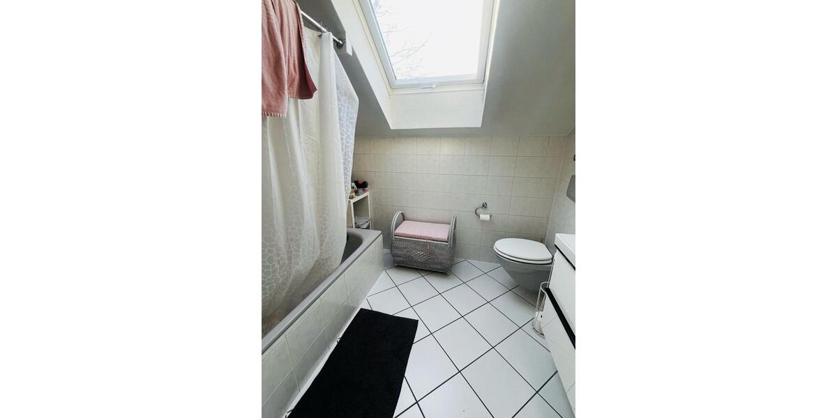 Dachgeschoßwohnung Hanau Groß-Steinheim - 3 Zimmer, 74 m&sup2;, 910&euro; | Angebot:24870323